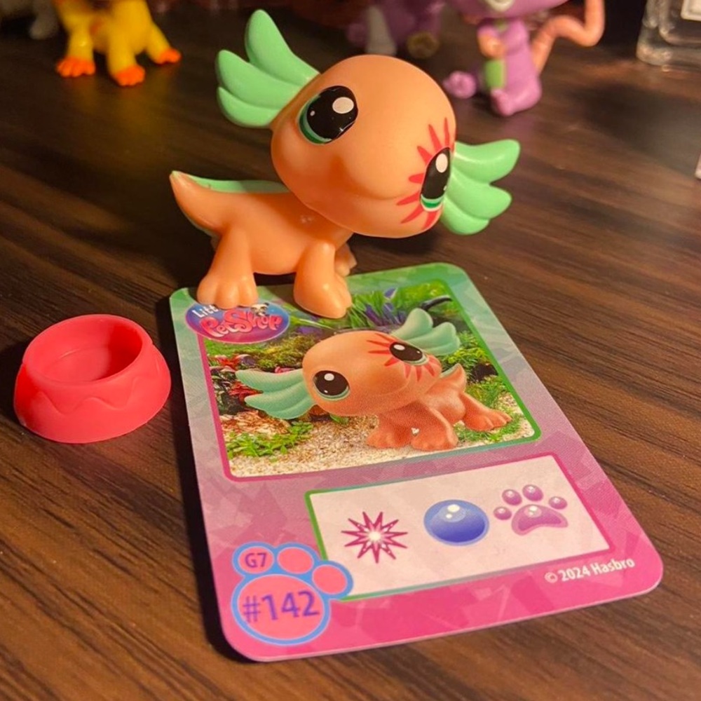 Littlest Pet Shop Orange and Green axolotl
